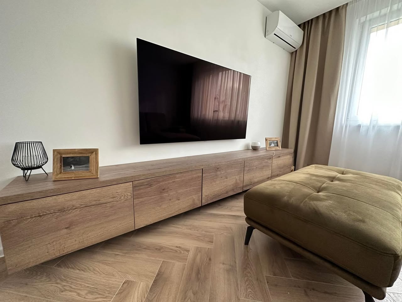 Nízka TV komoda